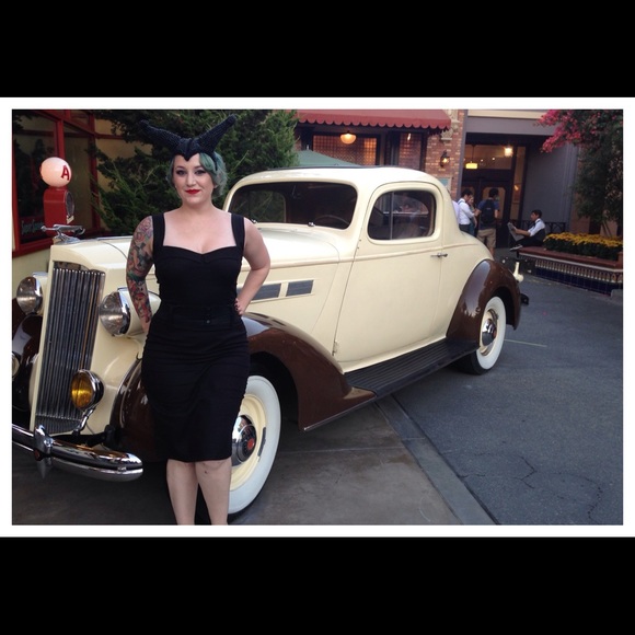 Meet your Posher, Aly - Picture 2 of 8